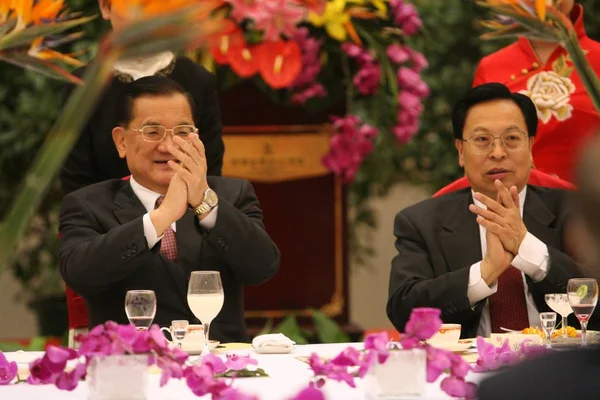 Лянь Чань Слева Почетный Председатель Тайваньской Главной Оппозиционной Националистической Партии — стоковое фото