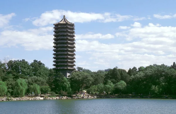 Pekin Pekin Üniversitesi Weiming Gölü Veya Simsiz Göl Boya Pagoda — Stok fotoğraf