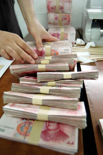 File Impiegato Bancario Cinese Conta Banconote Rmb Yuan Presso Una — Foto Stock