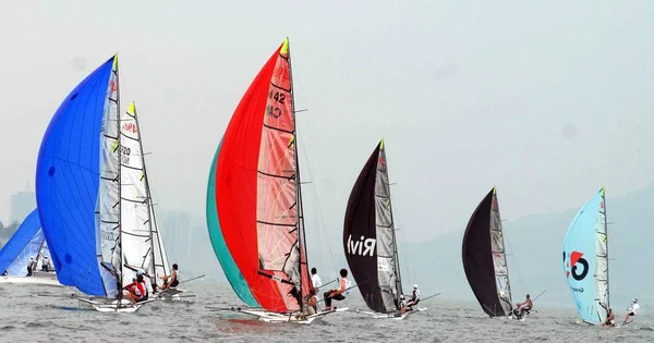 Competitors 49Er Class Compete First Racing Day 2007 Qingdao International — Stock Photo, Image