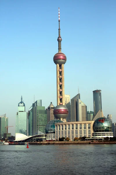 Blick Auf Den Orientalischen Perlen Fernsehturm Und Andere Wolkenkratzer Und — Stockfoto