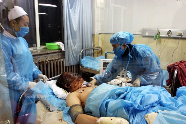 Minero Lesionado Recibe Tratamiento Hospital Ciudad Hegang Noreste Provincia Chinas —  Fotos de Stock