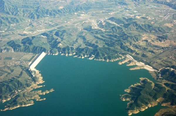 2005年10月2日 北京の三雲貯水池の航空写真 — ストック写真