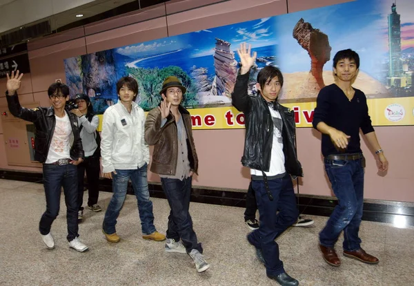 Japonské Popové Skupiny Dorazí Mezinárodního Letiště Taoyuan Tchaj Pej Tchaj — Stock fotografie