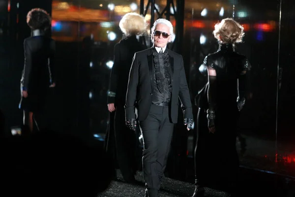 Desfiles Estilista Karl Lagerfeld Durante Desfile Moda Chanel Paris Shanghai — Fotografia de Stock