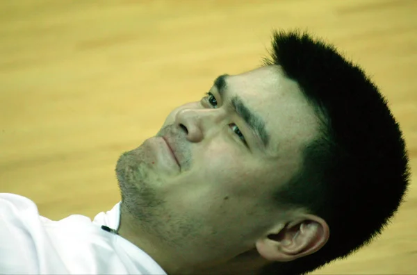 Chinas Yao Ming Faz Aquecimento Antes Uma Partida Basquete Contra — Fotografia de Stock
