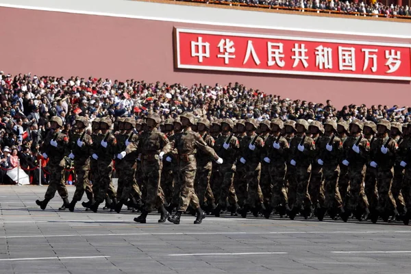 Pla Halk Kurtuluş Ordusu Çin Özel Kuvvetler Asker Tiananmen Kürsü — Stok fotoğraf