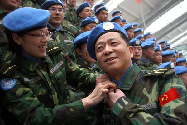 Összesen 135 Kínai Ensz Békefenntartók Beleértve Orvosi Személyzet Katonák Logisztika — Stock Fotó