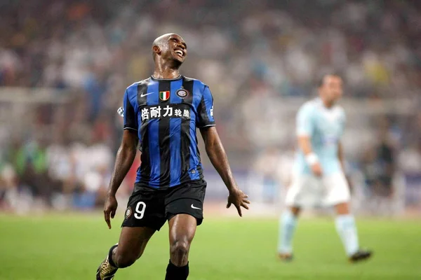 Samuel Etoo Fils Dell Inter Milan Reagisce Mentre Gareggia Contro — Foto Stock