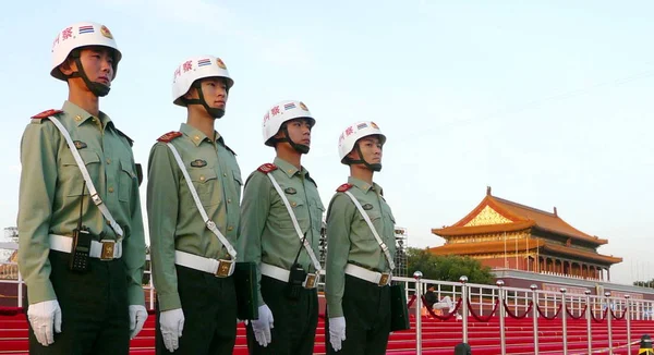 Chinese Military Policemen Stand Guard Tiananmen Rostrum Beijing China September — Stock Photo, Image