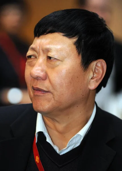 2009年12月5日 蒙牛集团前董事长牛根生在中国北京举行的第八届中国企业家峰会上被看到 — 图库照片