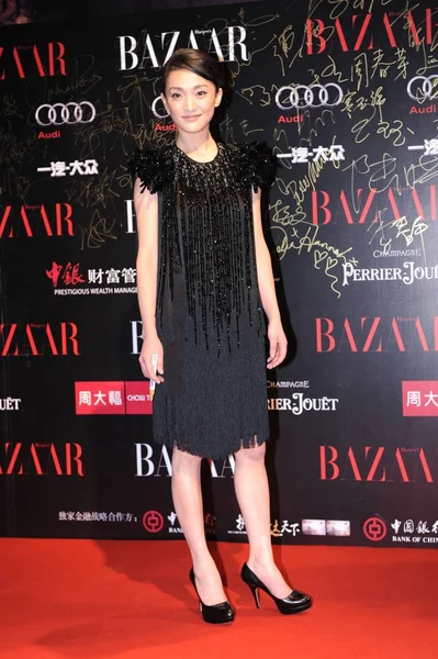Китайська Актриса Чжоу Синь Пози Червоній Доріжці Перед Базар Благодійну — стокове фото