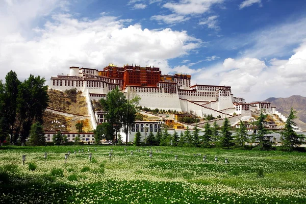Utsikt Över Potala Palatset Lhasa City Sydvästra Chinas Autonoma Regionen — Stockfoto