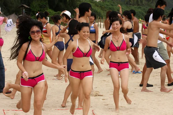 Girls Wearing Bikinis Celebrate Summer Chimelong Water Park Guangzhou City  – Stock Editorial Photo © ChinaImages #241500784