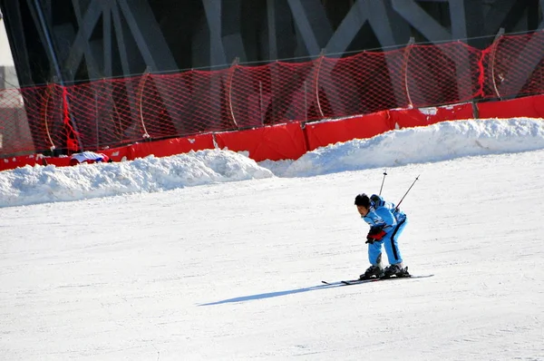 Residente Chino Disfruta Esquiando Una Estación Esquí Fuera Del Estadio — Foto de Stock