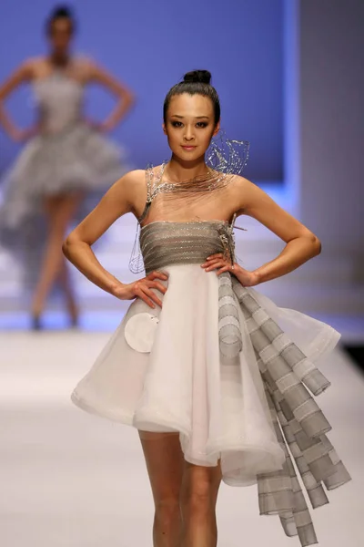 Model Parades Fashion Design Young Designer Contest Kick 10Th China — Stock Photo, Image