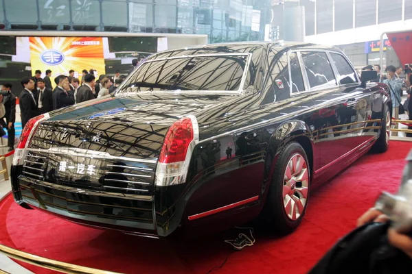 Visitors Look Hongqi Red Flag Hqd Concept Car Currently Called — Stock Photo, Image