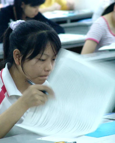 Китайские Студенты Время Первого Экзамена Вступительный Экзамен Национальный Колледж Чунцине — стоковое фото