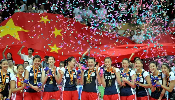 Leden Van Chinese Nationale Vrouwen Volleybal Team Kampioen Pose Tijdens — Stockfoto