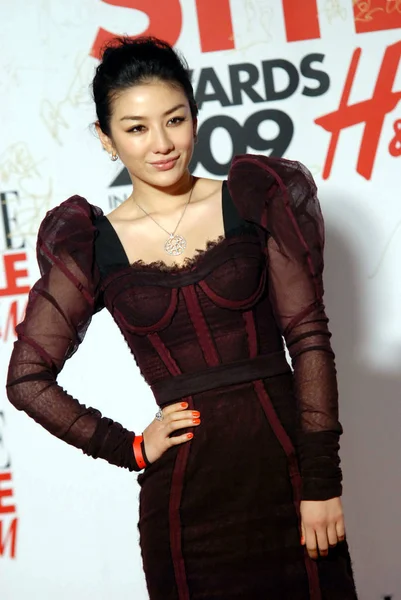 Čínská Herečka Huang Vidět Červeném Koberci Ceremoniálu Elle Style Awards — Stock fotografie