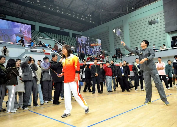 Xiang Zhu Yingwen 배드민턴 경기는 이벤트 캠페인 상하이 2009 토요일 — 스톡 사진