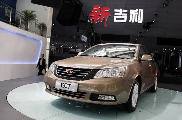 Geely Emgrand Ec718 Visas Den Kina Guangzhou International Automobile Utställning — Stockfoto