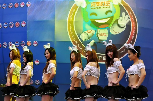 Showgirls Chinesas Posar Stand Perfect World Durante Chinajoy 2009 Xangai — Fotografia de Stock