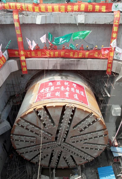 Trabajadores Construcción Chinos Celebran Avance Ruta Este Del Túnel South —  Fotos de Stock