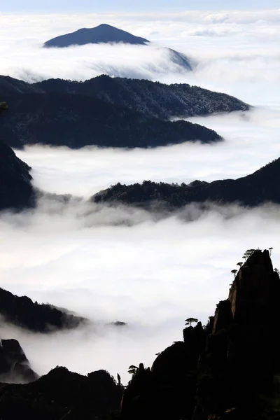 View of the cloud sea of the Yellow Mountain (Mount Huangshan or Huang Mountain) in east Chinas Anhui province, November 14, 2009