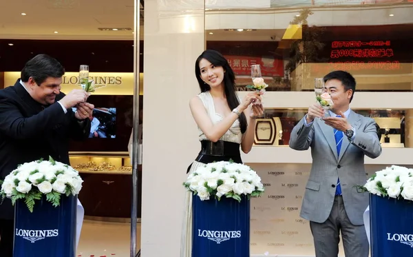 Tayvanlı Modeli Lin Chi Ling Merkezi Tost Longines Tanıtmak Için — Stok fotoğraf