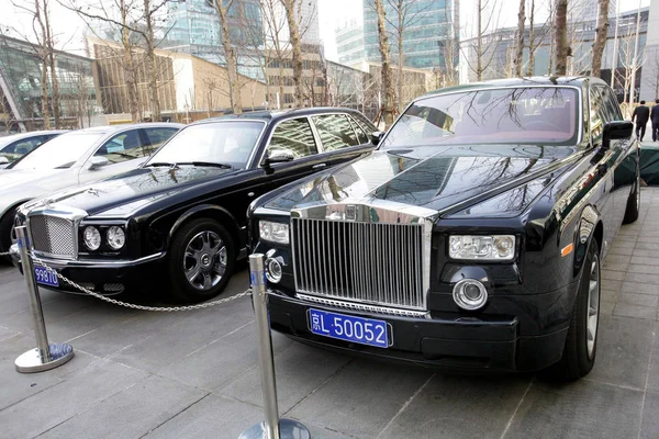 View Rolls Royce Bentley Limousines Ritz Carlton Beijing Hotel Beijing — Stock Photo, Image