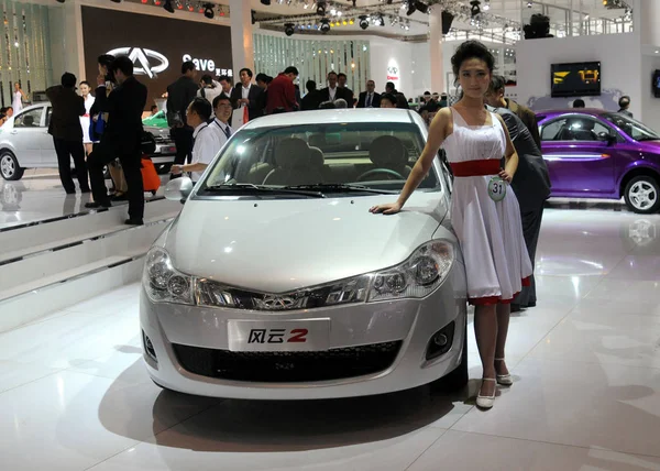 Modelo Posa Com Uma Tempestade Chery Durante Auto China 2008 — Fotografia de Stock