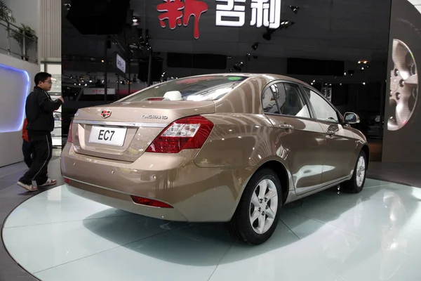 Geely Emgrand Ec718 Visas Den Kina Guangzhou International Automobile Utställning — Stockfoto