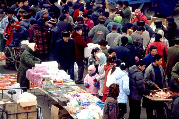 Multitud Aldeanos Bazar Shenyang Noreste Provincia Chinas Liaoning 2006 — Foto de Stock