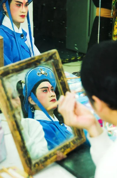 Een Mannelijke Peking Opera Performer Maakt Backstage Een Theater Fuzhou — Stockfoto