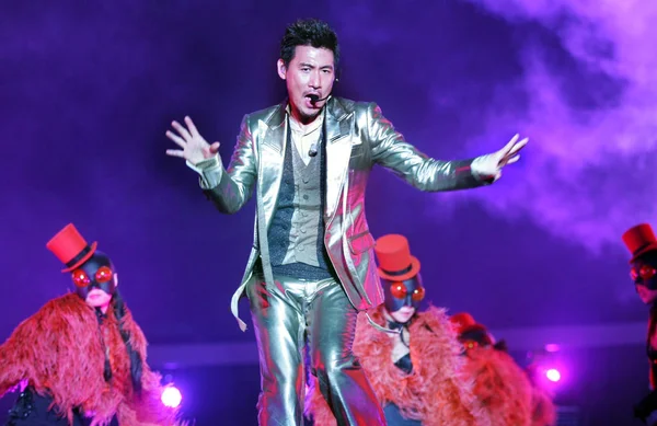 Hongkong Zanger Jacky Cheung Presteert Tijdens Zijn Solo Concert Guangzhou — Stockfoto