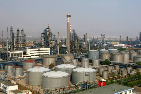 Vista Uma Refinaria Petróleo Cnpc Lanzhou Chemical Company Uma Subsidiária — Fotografia de Stock