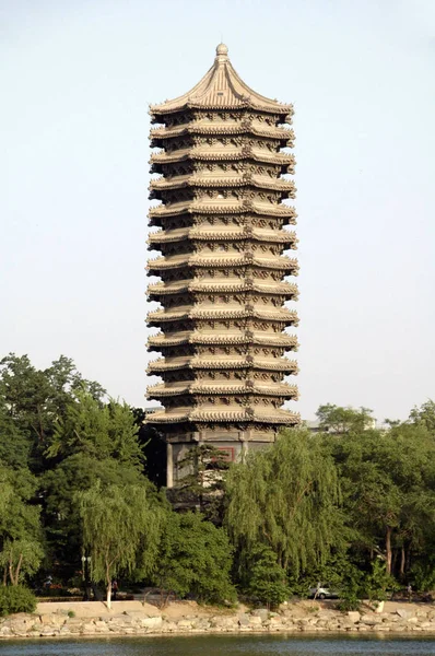 Pohled Odstavské Jezero Nebo Nepojmenované Jezero Boya Pagoda Pekingské Univerzitě — Stock fotografie