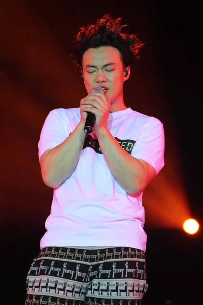 Hong Kong Sänger Eason Chan Tritt Bei Seinem Konzert Heiligabend — Stockfoto