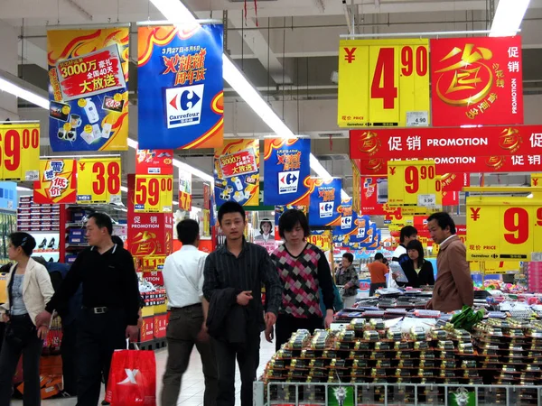 Utsikt Över Kinesiska Kunder Shopping Carrefour Stormarknad Jinan Stad Östra — Stockfoto