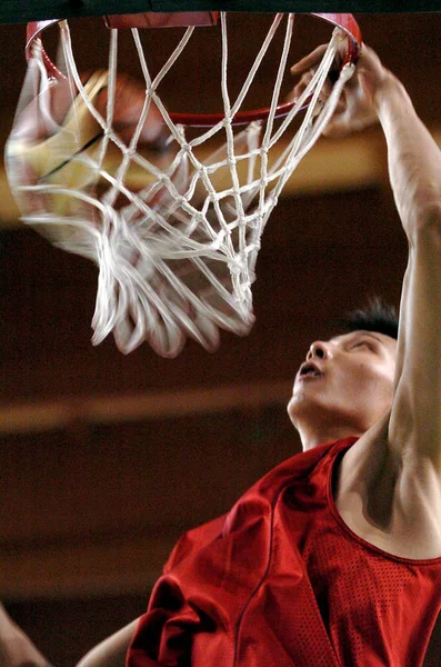 Φωτογραφία Του Προορισμού Κινέζικο Παίκτης Μπάσκετ Τζιανλιάν Στο Τορίνο Ital — Φωτογραφία Αρχείου