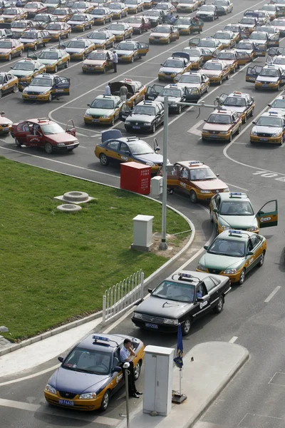 Utsikt Över Taxibilar Park Peking Juni 2008 — Stockfoto