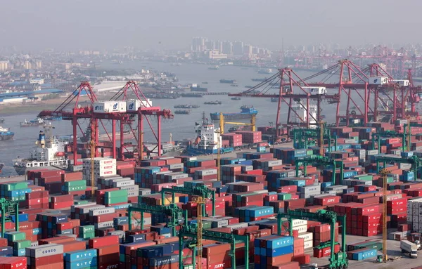 Şangay Huangpu Nehri Kıyısında Şangay Limanı Nın Bir Konteyner Terminali — Stok fotoğraf