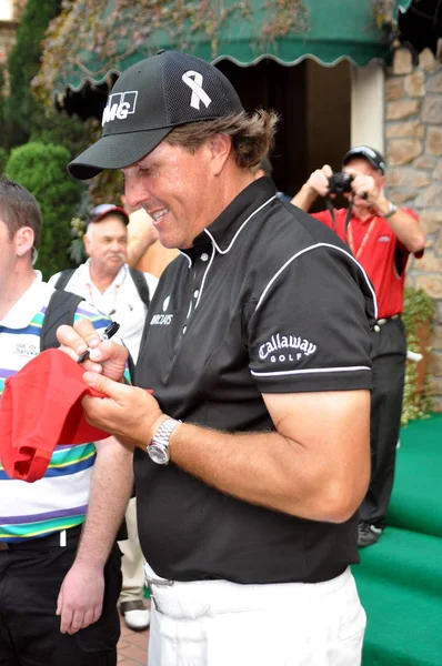 Phil Mickelson Degli Stati Uniti Firma Tifosi Durante Secondo Turno — Foto Stock