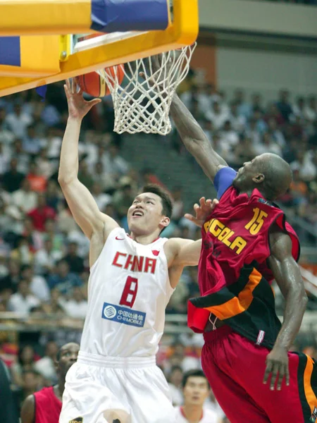 Angolas ミンガス 南京市に 2008 年ダイヤモンド カップの Fiba バスケット メンズ ボールのバスケット — ストック写真