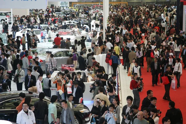 Menigte Van Bezoekers Wordt Gezien Bij Auto Shanghai 2009 Shanghai — Stockfoto