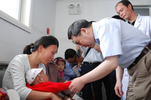Liu Qian Vice Hälsovårdsminister Har Rätt Gäller Ett Barn Som — Stockfoto