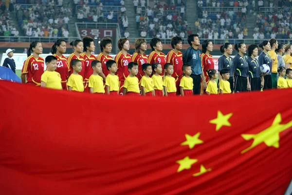 Spelare Kinesiska Nationella Kvinnor Fotboll Utgör Trevlig Fotbollsmatch Mellan Kinesiska — Stockfoto