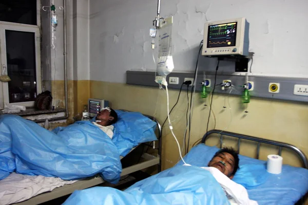 Mineros Lesionados Reciben Tratamiento Hospital Ciudad Hegang Noreste Provincia Chinas — Foto de Stock