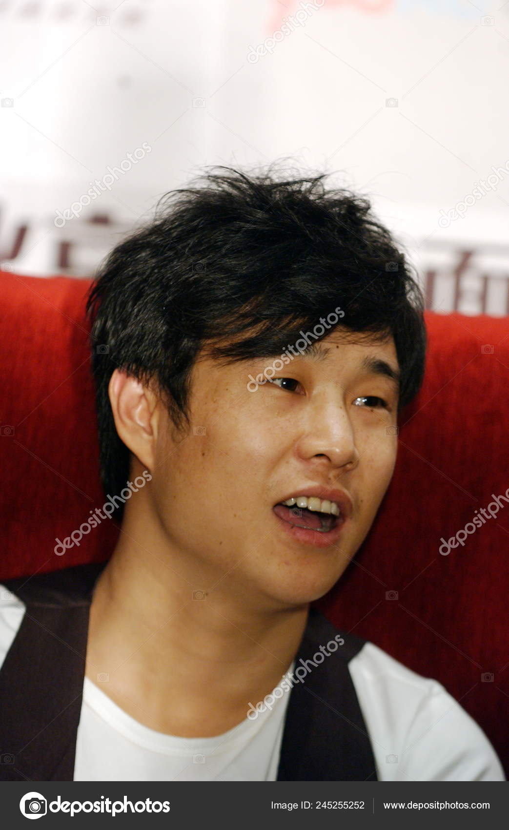 Chinese Comedian Actor Xiao Shenyang Xiao Shen Yang Speaks Press